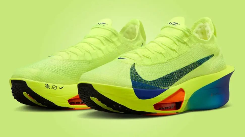 Nike Alphafly 3 shoe in "Volt"
