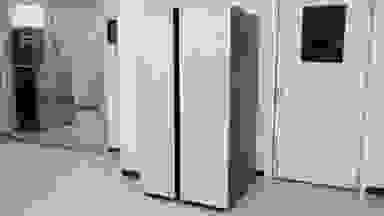 A Samsung Bespoke RS28CB7600 side-by-side refrigerator in the testing lab.