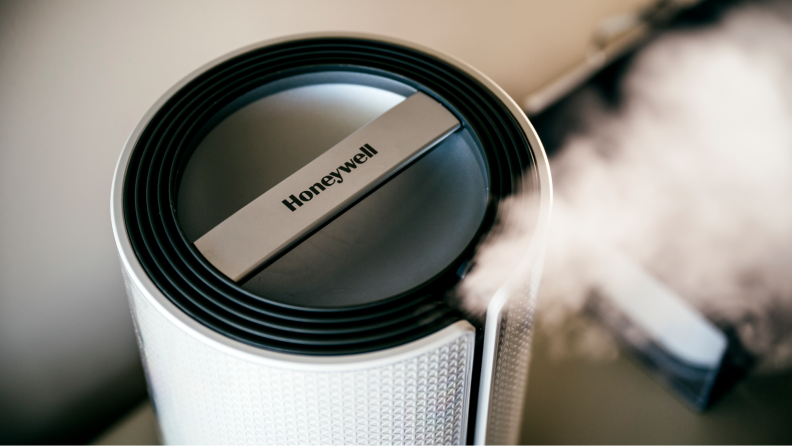 A top down view of the Honeywell HUL430 humidifier